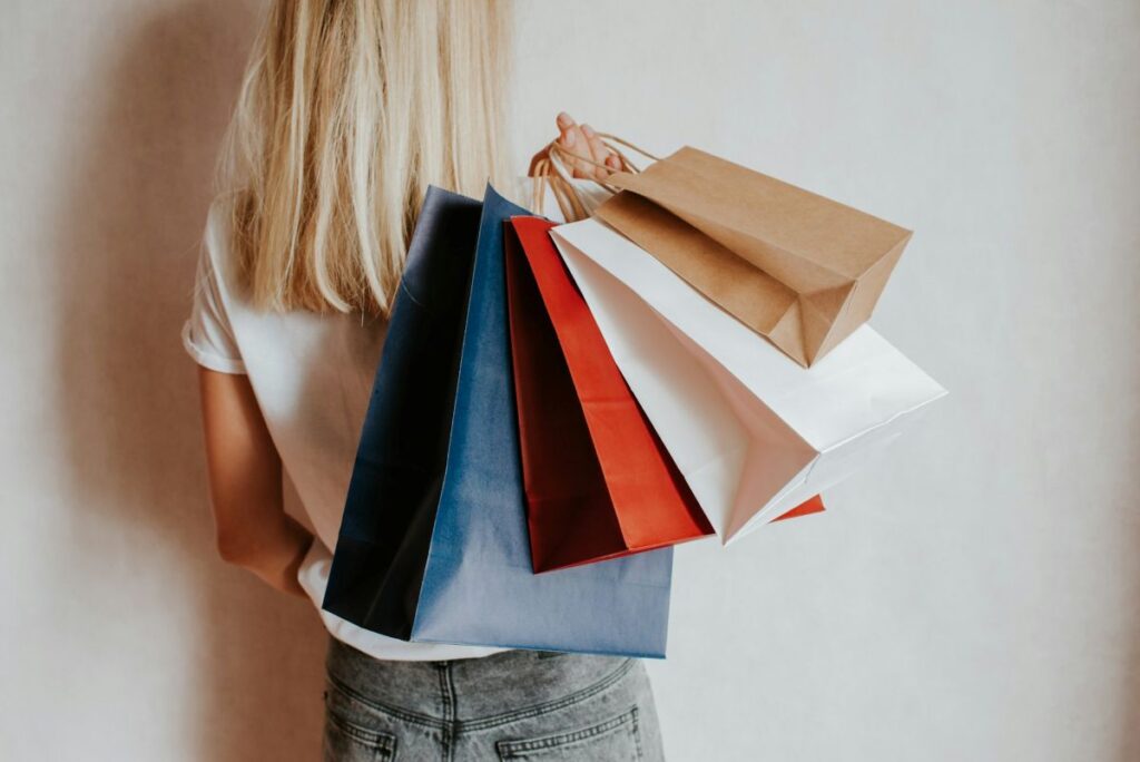 Was haben Zinsen, Inflation, Kaufkraft mit Kaufkraft zu tun? Der Zusammenhang zwischen Zinsen, Inflation und Kaufkraft